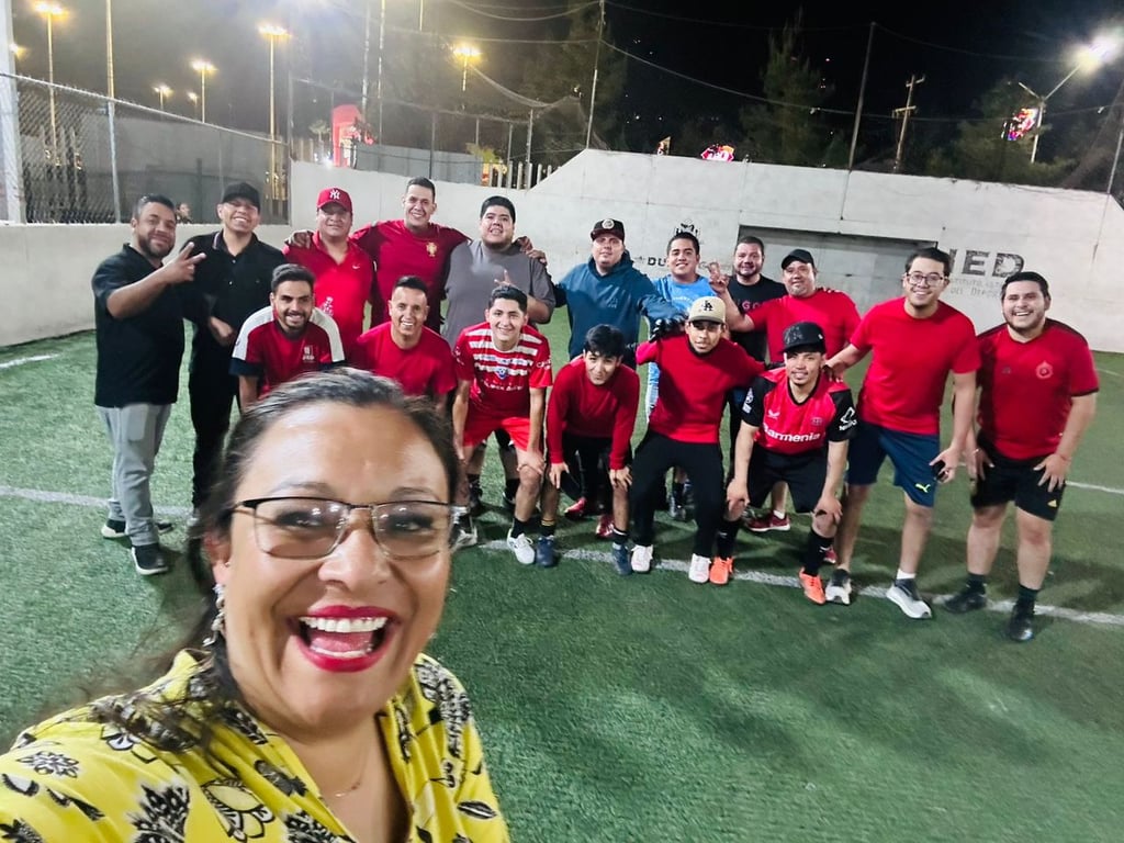 Agenda. Primero se llevaron a cabo actividades deportivas coordinadas por la secretaria de Deportes, Nayeli Solís.