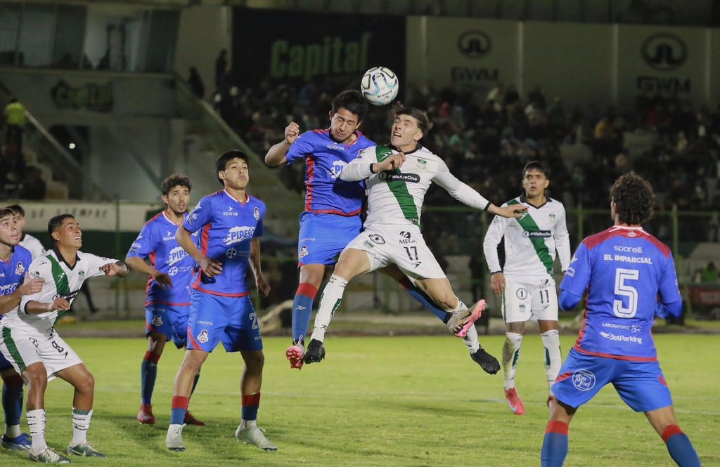 Apoyo. La comunidad duranguense se hizo presente en el Estadio Francisco Zarco, mejor conocido como 'El Nido', en el marco de su festejo del 'Día del aficionado'.