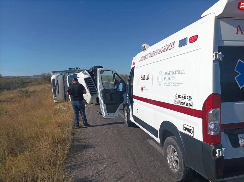 Accidente. Un camión de carga partició en una volcadura en el municipio de Santa Clara.