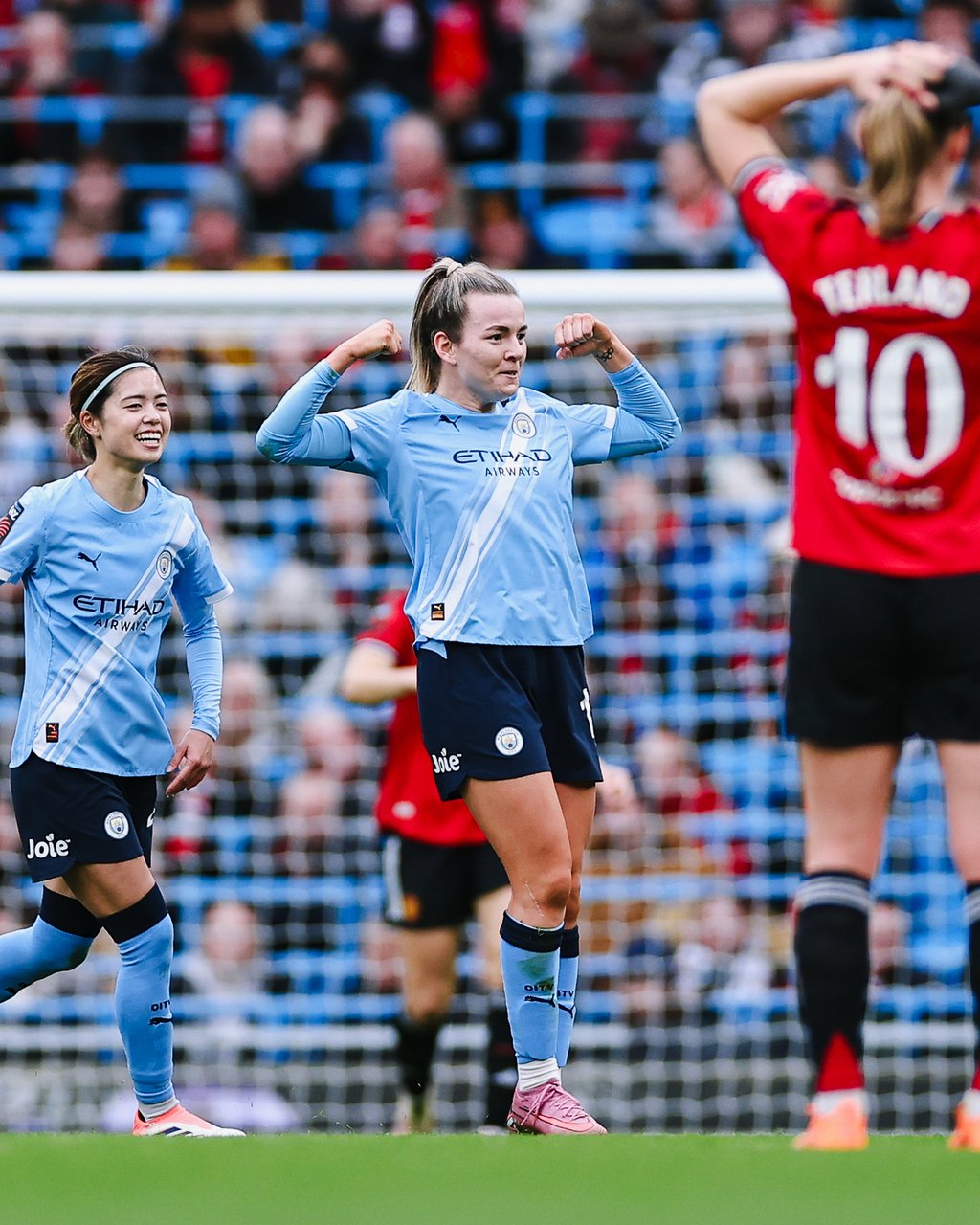 Contundencia. En el primer tiempo, el conjunto Sky Blue resolvió prácticamente el Derby con una ráfaga de goles.