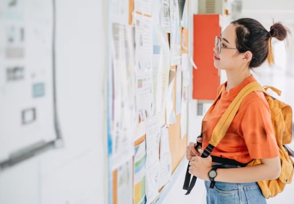 Actitud. Jóvenes buscan empleos y, si el que les ofrecen no satisface sus necesidades, prefieren seguir desempleados.