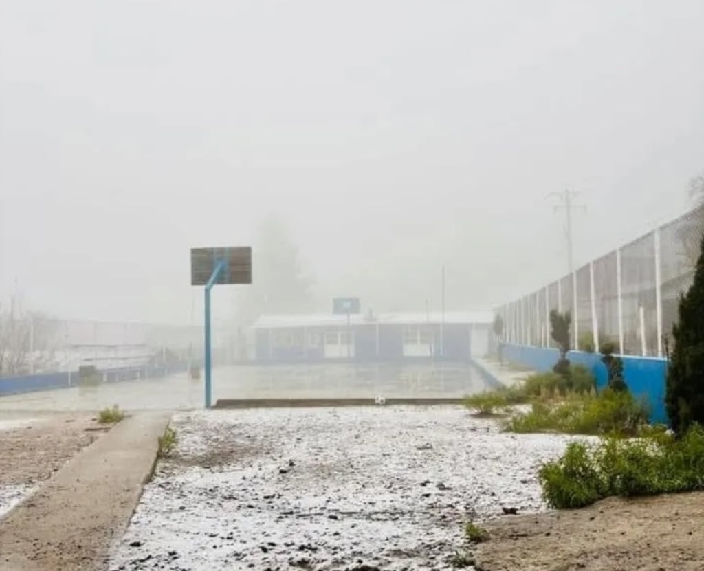 Clima. Se registró la primera nevada de la temporada en la parte alta de Guanaceví, aunque fue ligera, pero la mañana se pintó de blanco.