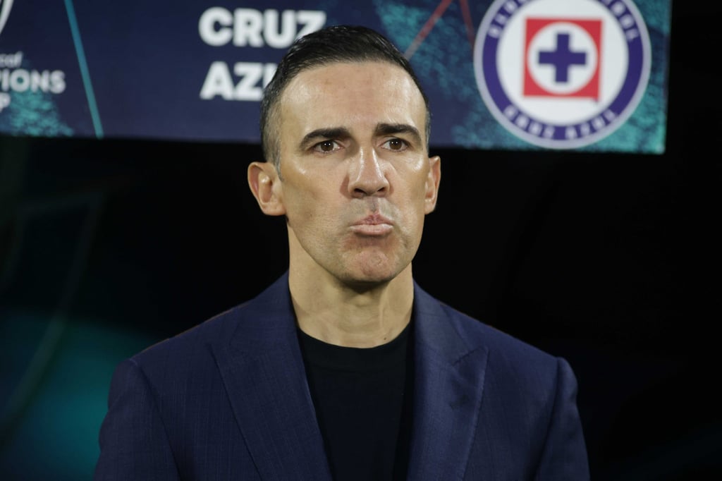 Retorno. La salida se dio tras la eliminación en Liguilla frente al América, decisión que abrió paso a la llegada de Nicolás Larcamón y dejó al uruguayo en pausa.