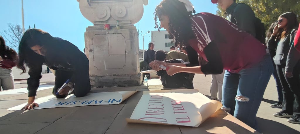 Postura. El cierre del ITD se mantiene sumando su cuarto día y donde los alumnos están dispuestos a todo con tal de que renuncie el Director.