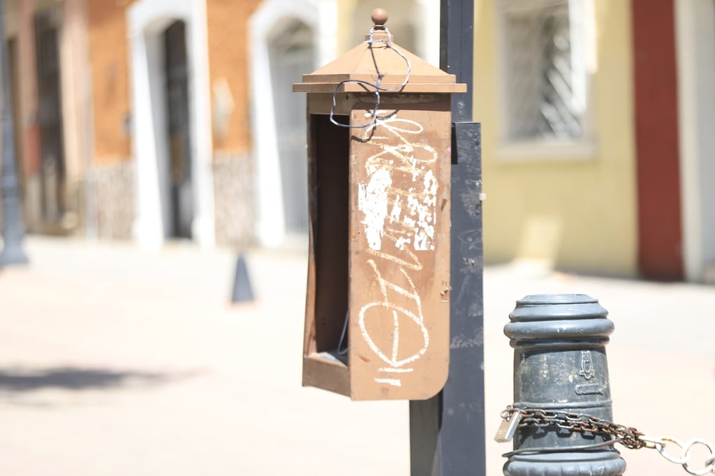 Obsoletas. Muchas de las casetas ya no cuentan con el teléfono o están muy dañadas en su infraestructura.