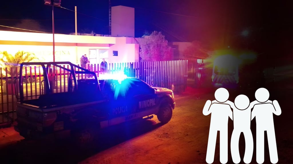 Par de hombres ebrios se lían a golpes en San Juan del Río; uno terminó navajeado