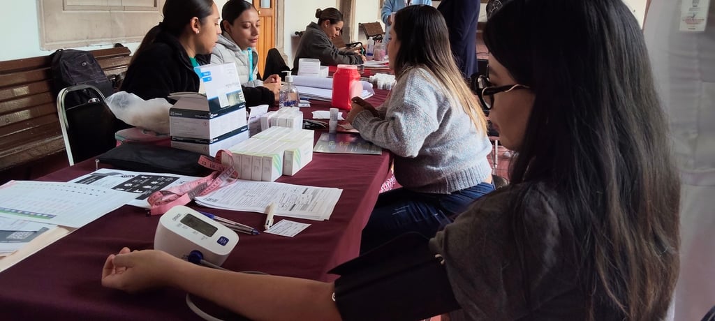 Programa. La campaña de vacunación en escuelas de la UJED terminó este viernes en el Edificio Central.