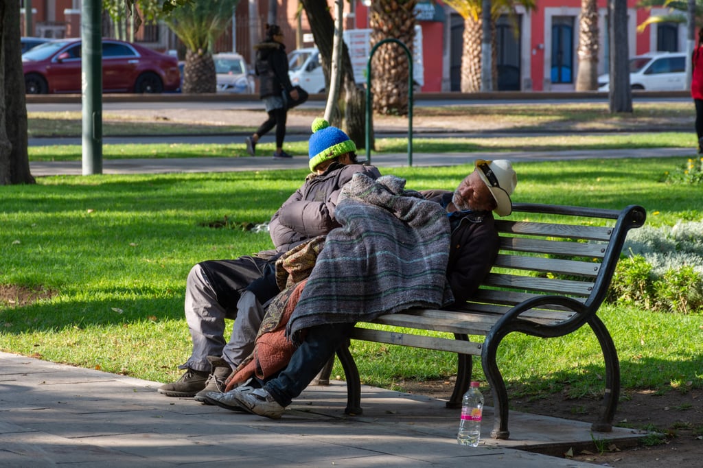 Temperaturas. Autoridades realizan recorridos para invitar a las personas en situación de calle a los albergues.