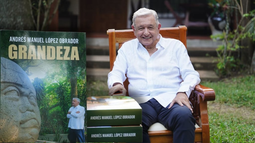 AMLO reaparece y presenta ‘Grandeza’, su nuevo libro sobre ‘humanismo mexicano’