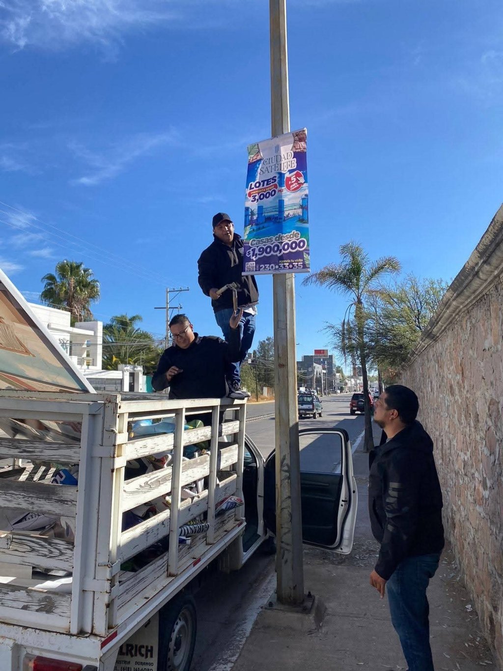 Campaña. Iniciara el retiro de la publicidad en pendones y se aplicarán las multas a quienes los coloquen de nuevo.