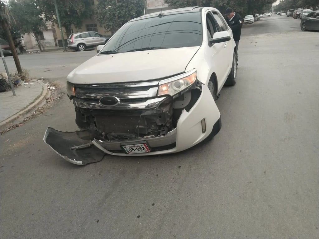 Detalles. Una conductora no respetó el alto y provocó un fuerte accidente en Gómez Palacio.