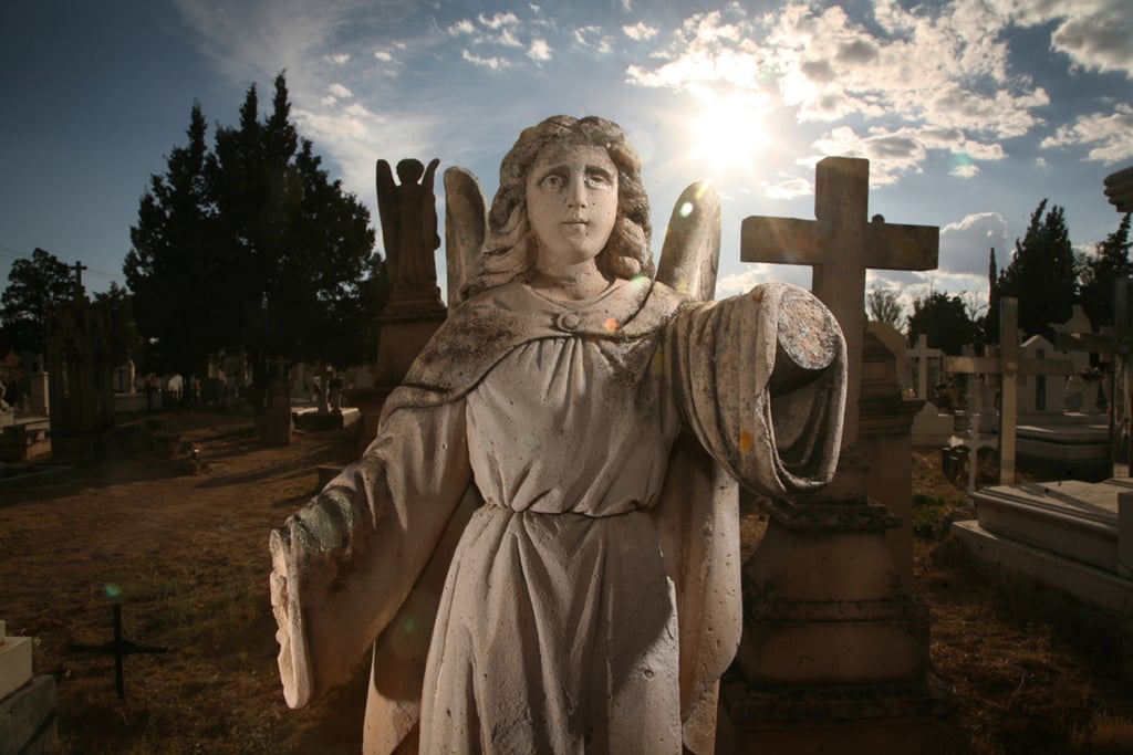 Montoya. Son al menos 63 obras escultóricas de arte funerario.