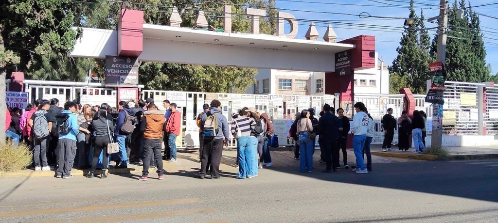 Tiempo. El miércoles por la mañana hubo quienes sí esperaban que se reanudaran las clases, pero no fue así.