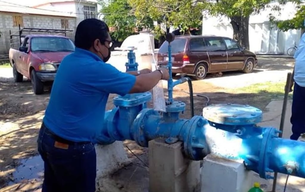 Crítica. Salazar Madera señaló que la reforma no garantiza el derecho humano al agua y que, por el contrario, abre la puerta a un manejo discrecional donde el Gobierno decidirá quién recibe agua, cuánta y bajo qué condiciones.