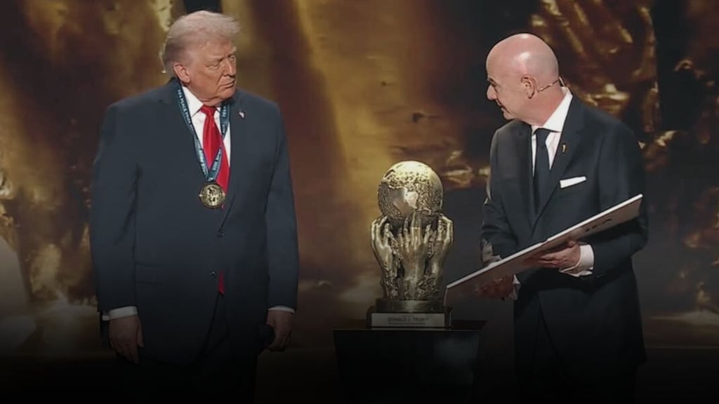 Sorteo del Mundial 2026: Donald Trump, galardonado con el primer premio FIFA de la Paz