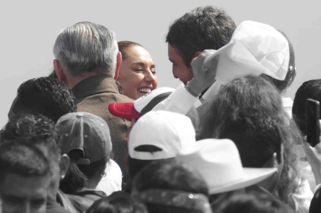 Sheinbaum es acompañada por Adán Augusto, 'Andy' López Beltrán y coordinadores de Morena