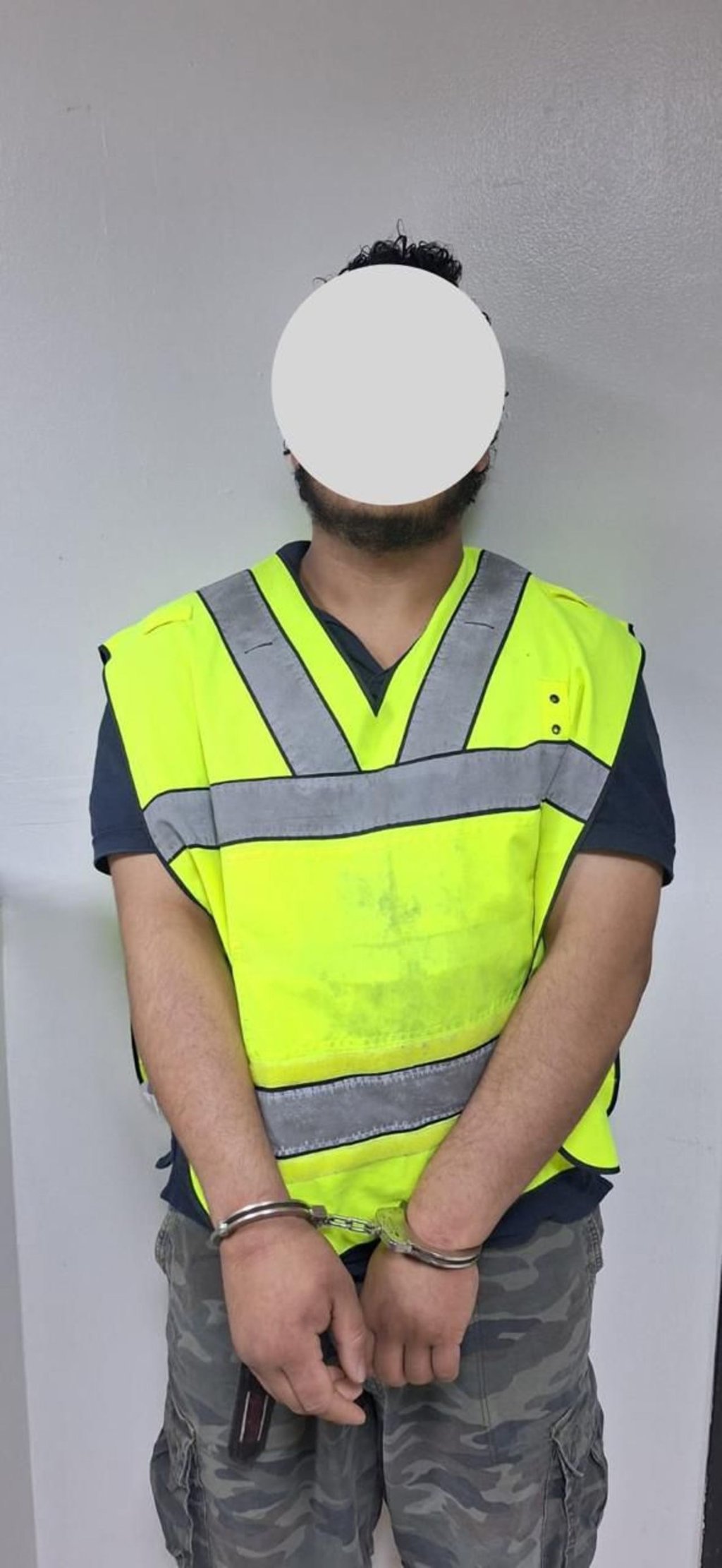 Seguridad. Tras su arresto, fue puesto a disposición del Agente del Ministerio Público en turno por la responsabilidad que le resulte.