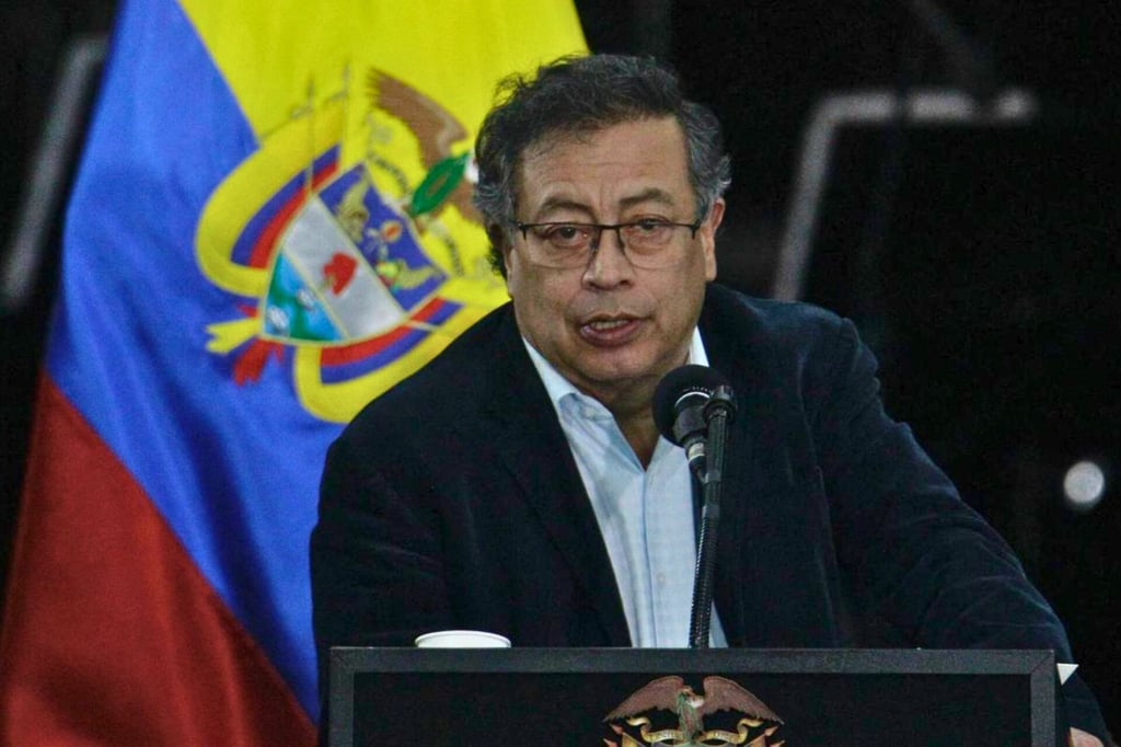 Petro denuncia hallazgo de cuerpos en playas de Colombia que 'pueden ser' por bombardeo de EU