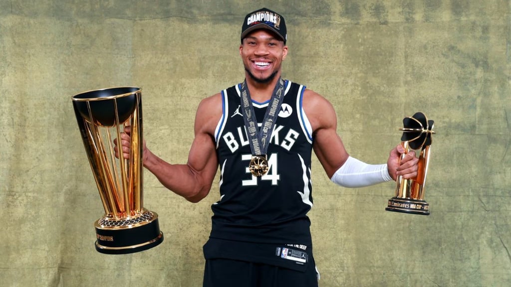 Recuerdos. El último trofeo que Antetokounmpo ganó con Milwaukee fue la NBA Emirates Cup en 2024.