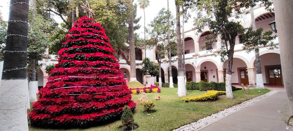 Aguinaldo. Aún con incertidumbre de los universitarios sobre el pago del aguinaldo, aunque las autoridades aseguran que se cumplirá en tiempo y forma.