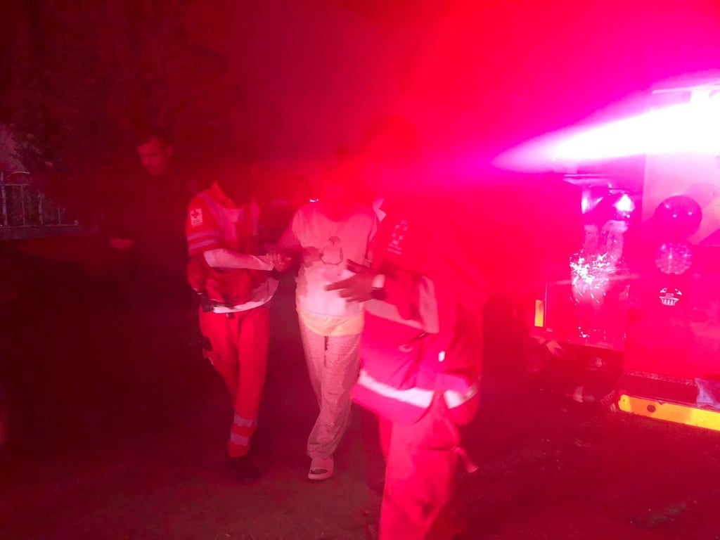 Acción. Un incendio en una vivienda de la Héctor Mayagoitia dejó dos personas evacuadas.