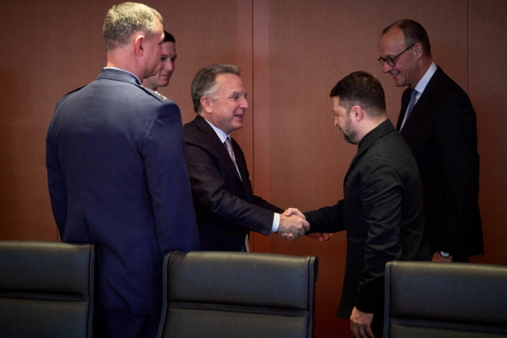 Zelenski y enviados de EU se reúnen en Berlín; avanzan conversaciones sobre plan de paz