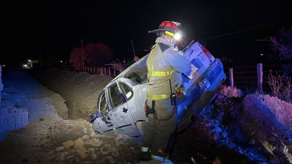 Accidente. Alcoholizados, dos jóvenes cayeron a una zanja en Santiago Papasquiaro.