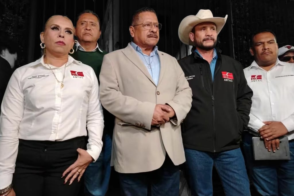 Segob promete botón de pánico en carreteras y avanza diálogo con transportistas