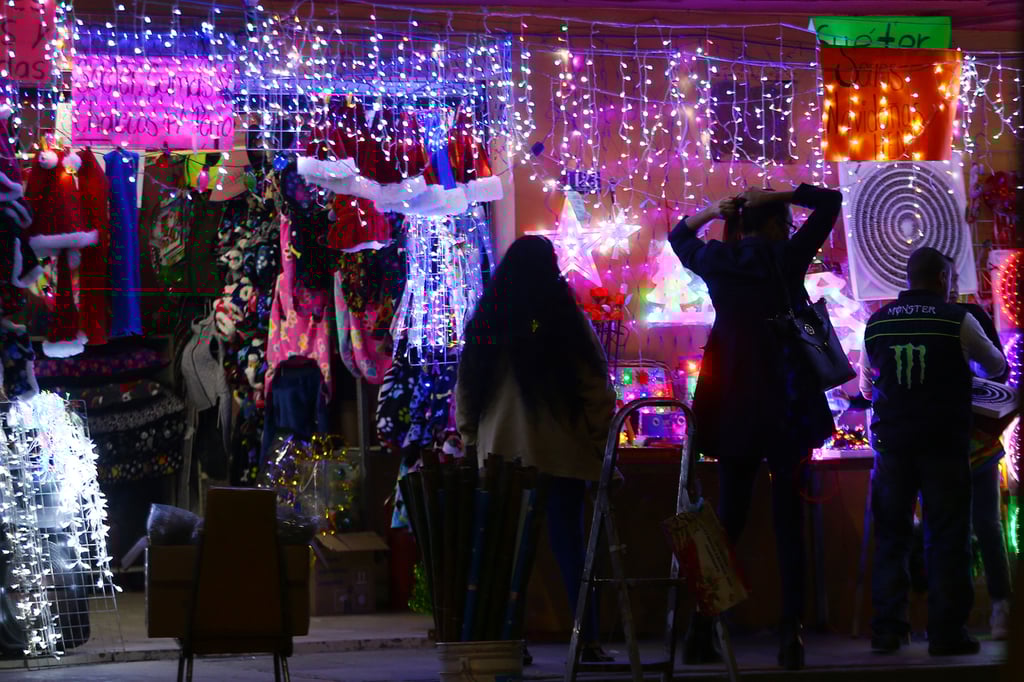 Compras. Esta es la temporada del año en la que los duranguenses gasta más dinero, por lo que hay mayor economía. 