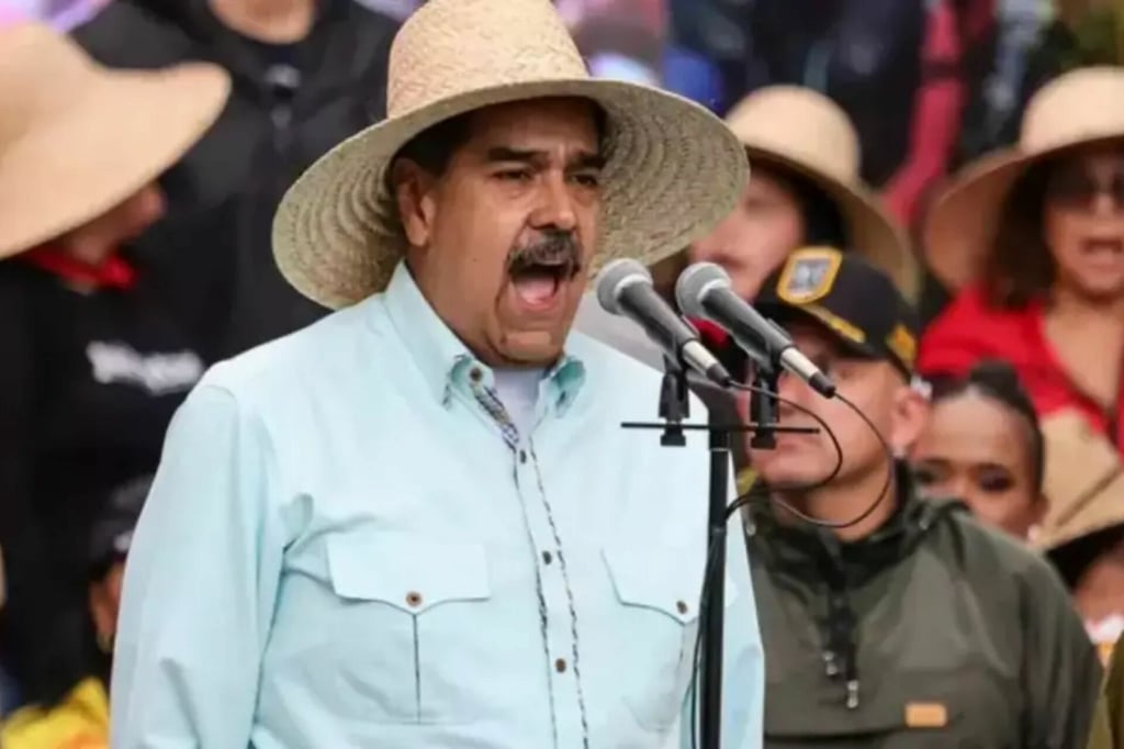 Venezuela condena 'robo y secuestro' de nuevo buque petrolero