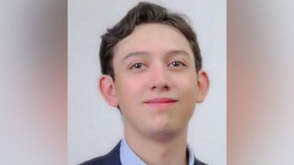 Hechos. La Fiscalía de Sinaloa ha reiterado que los datos oficiales confirman que el joven salió del establecimiento por su propia voluntad y que posteriormente se perdió contacto con él.