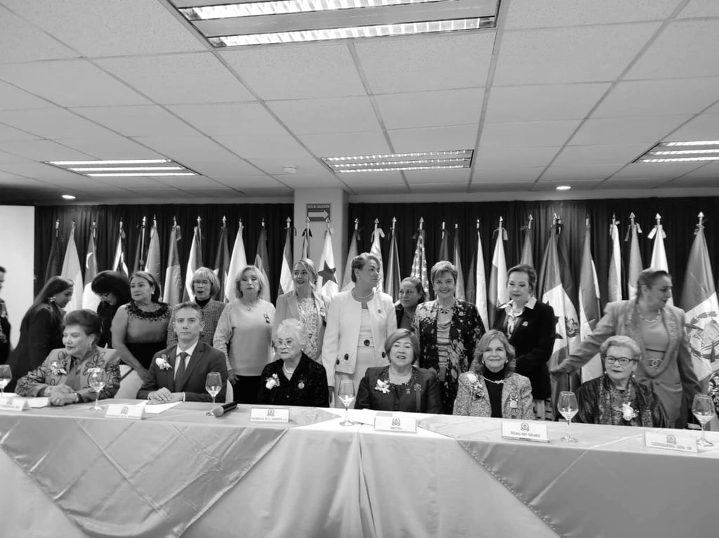 Ceremonia solemne de cambio de directiva de la Mesa Redonda Panamericana de Durango, periodo 2025-2026.