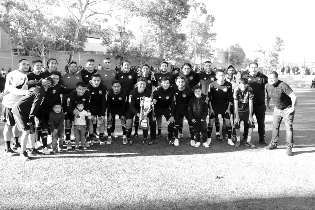 Gloria.Tras múltiples jornadas y partidos reñidos, el Trébol se proclamó campeón.