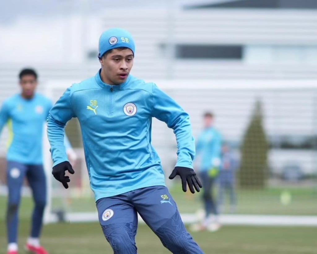 Proceso. Nacido en Estados Unidos y con raíces mexicanas, inició su formación en las fuerzas básicas del LA Galaxy.