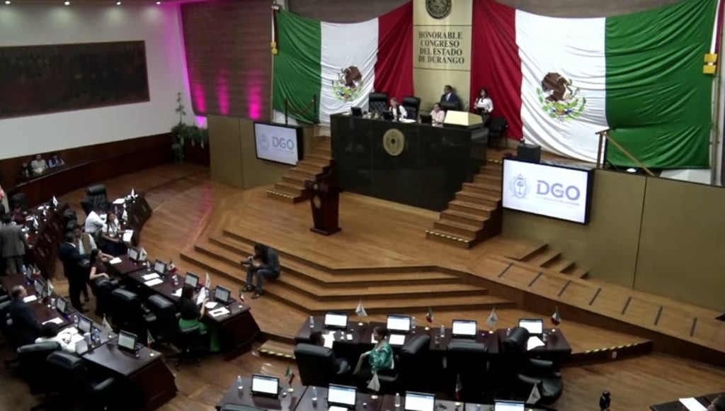 Proceso. Previó a la clausura del Primer Periodo Ordinario de Sesiones, se sometió a consideración la ley, que es resultado del análisis y dictaminación de tres iniciativas presentadas de manera independiente por los grupos parlamentarios del PRI, PAN y Morena.