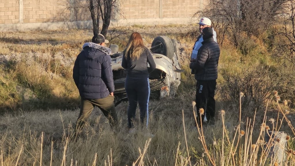 Hecho. Una falla mecánica provocó una volcadura en el Periférico sur; hubo dos lesionados leves.