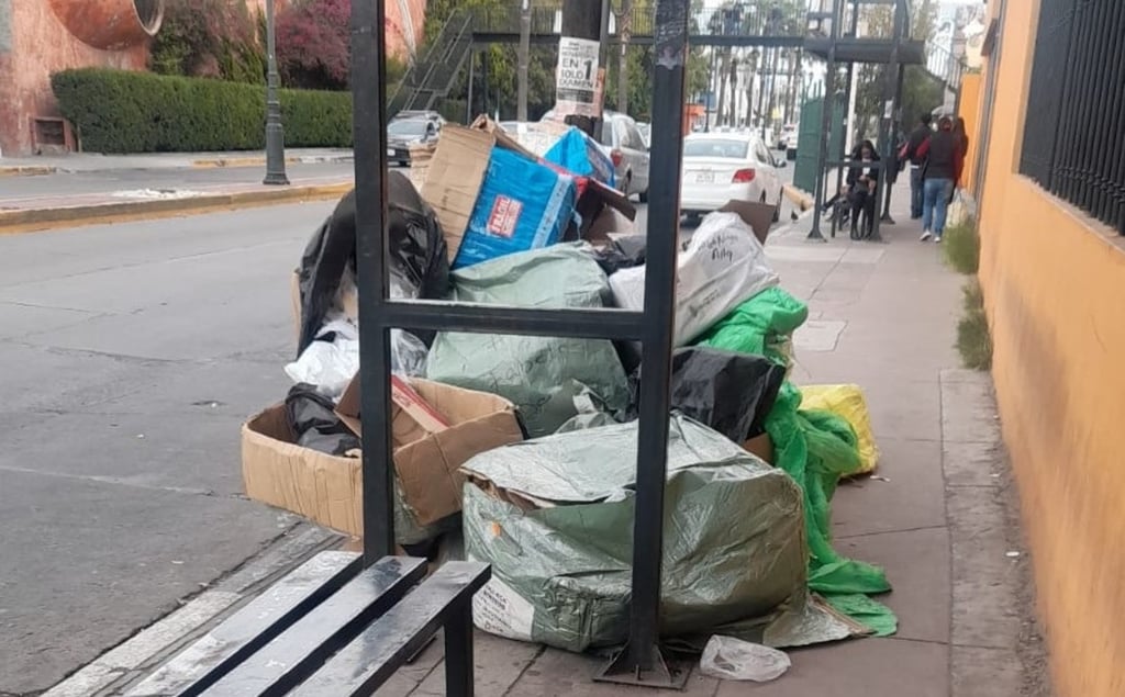 Desechos. Envolturas de papel, cartón y desechos de comida es lo que más se genera por la temporada navideña.