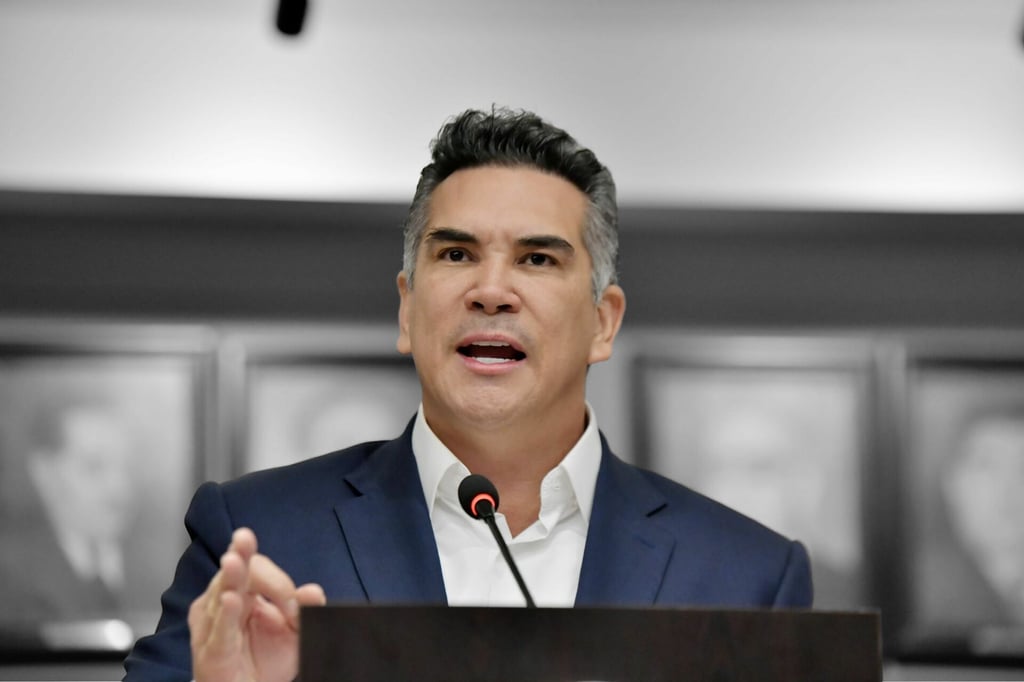 Oposición acusa a Marx Arriaga de querer ideologizar la educación tras postura de la SEP