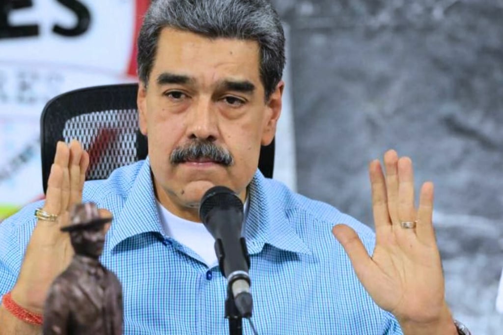 'No soy magnate, solo tengo una cuentica de ahorro'; Maduro dice ganar 120 dólares al mes