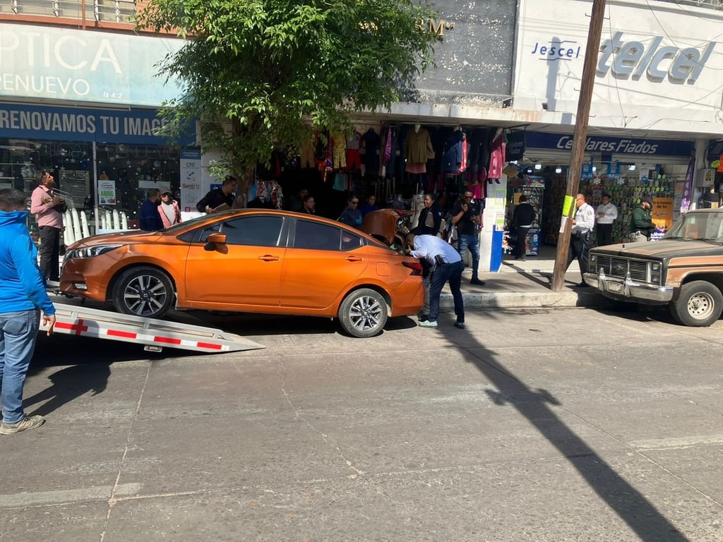 Movilización. No solo de la avenida 20 de Noviembre recibieron reportes de olores fétidos; en dos puntos más se registraron avisos.