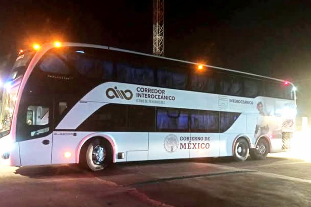 Descarrilamiento del Tren Interoceánico: autobuses trasladan a turistas que ya tenían boleto