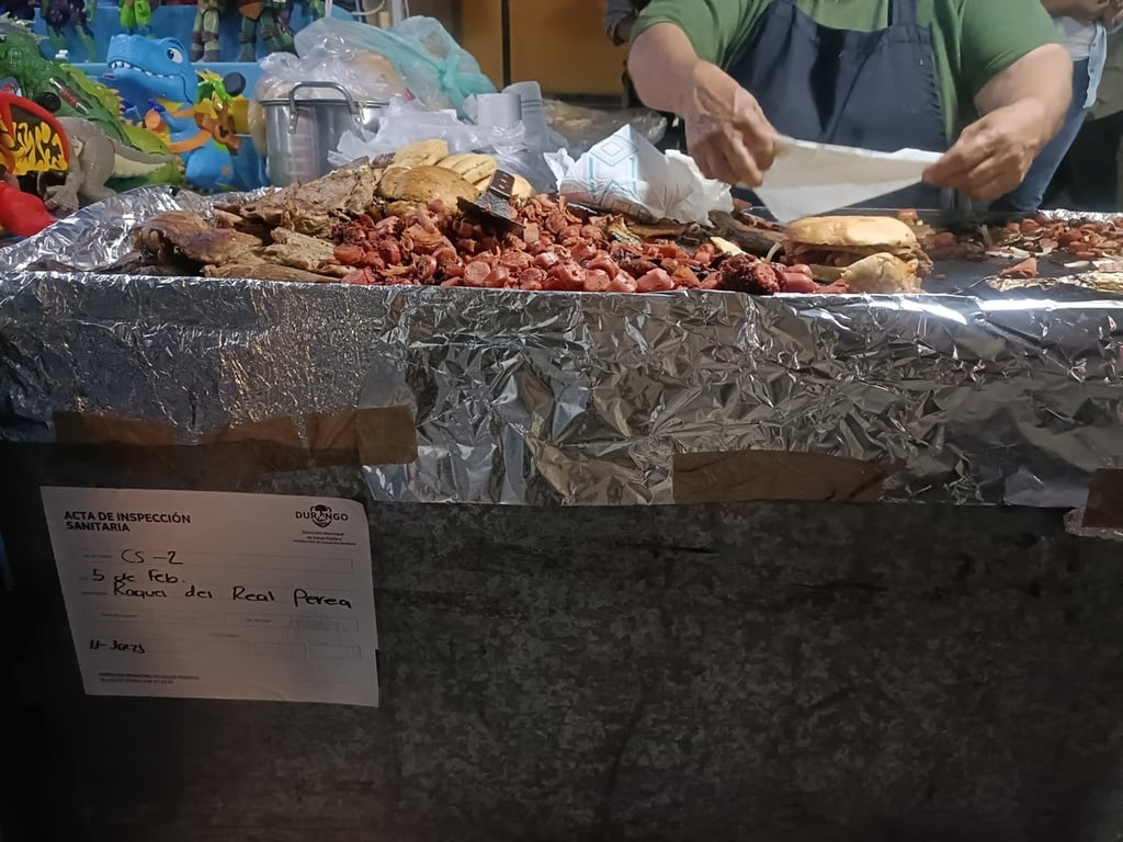 Verificaciones. El objetivo es que los puestos cumplan con las medidas sanitarias básicas y un consumo seguro de los productos.