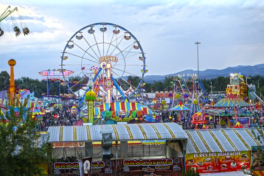 Hecho. Una niña cayó de un juego mecánico en la Feria; fue llevada de urgencia al hospital.