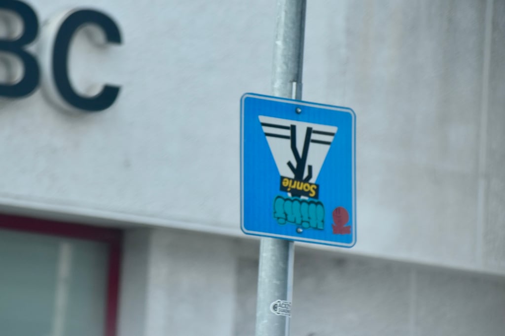 A nada de caer. Inclusive, se han llegado a reportar que estas mismas están a simplemente nada de terminar en el suelo.