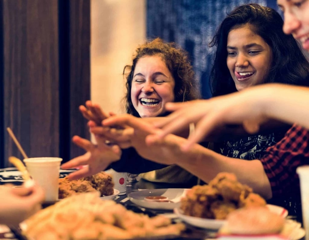 Peligro. Es importante cambiar primero los hábitos alimenticios antes de pensar en una cirugía estética que conlleva riesgos.