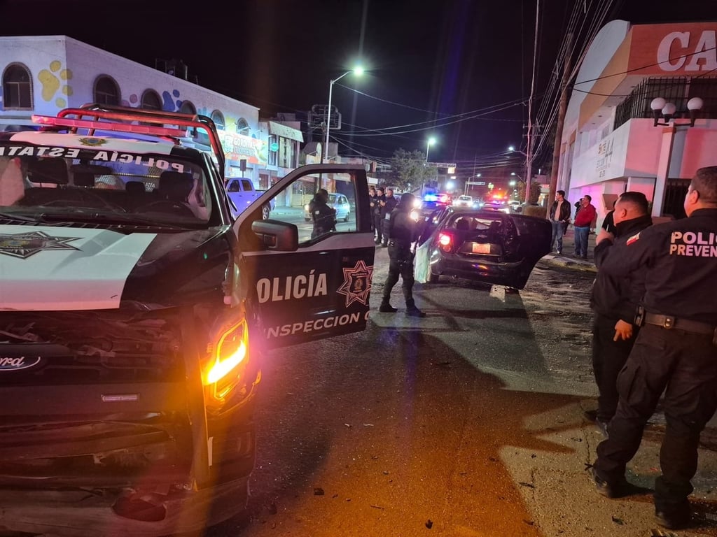 Accidente. Una patrulla de la Policía Estatal se impactó contra un vehículo particular en el crucero de avenida Cuauhtémoc y calle Negrete, en la Zona Centro.