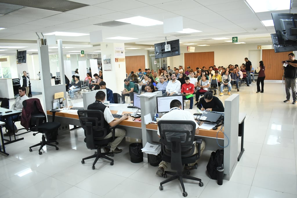 Aviso. Advierten riesgo de menos empleo formal, cierre de empresas, aumento de precios y mayor informalidad.