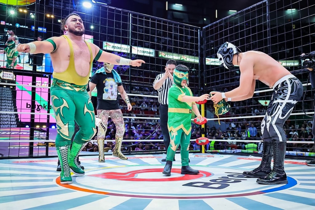 Destacado. Tras una aguerrida lucha en la que Calavera Jr. I se proclamó vencedor, el hombre que quedó al descubierto declaró llamarse Robin Iván Alvarado Domínguez, originario de Tepito, con 20 años de trayectoria profesional y 35 de edad.