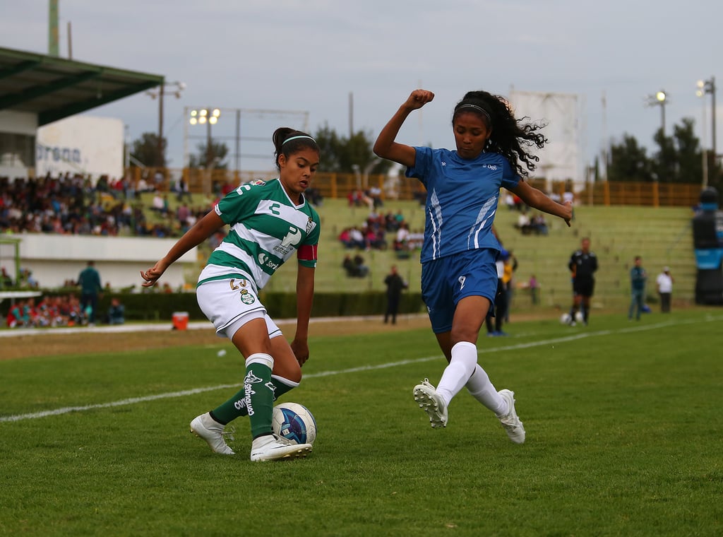 Justa. El certamen agrupa categorías para todas las edades y busca unificar en un solo calendario el futbol rápido femenil.