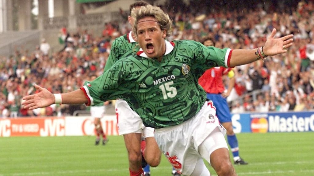 Imagen. Si bien esa generación de la Selección Nacional tenía varias figuras, Luis 'El Matador' Hernández, fue quien más figuró en ella.